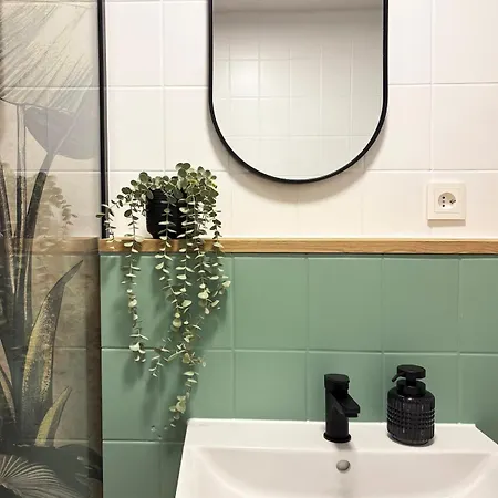 Modernes Zentrales Designer I Perfekt Fuer Arbeiten & Familien *