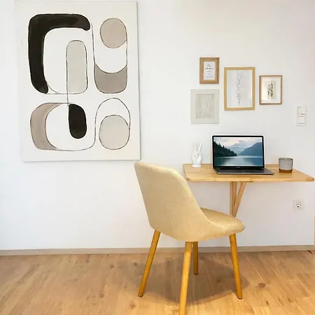 Modernes Zentrales Designer I Perfekt Fuer Arbeiten & Familien *